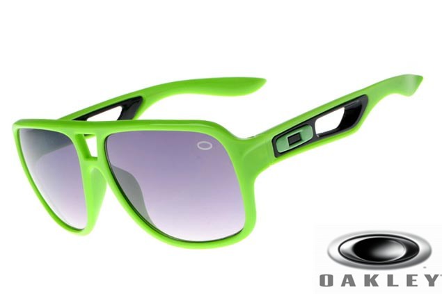 green oakley glasses